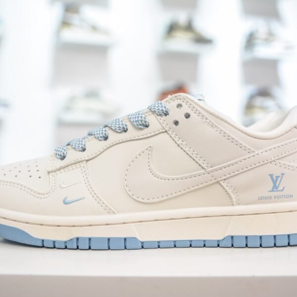 NK Dunk Low x LV - Sneakers