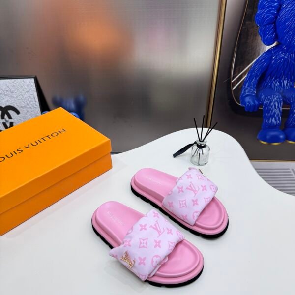 LV Pool Pillow Comfort - Slides