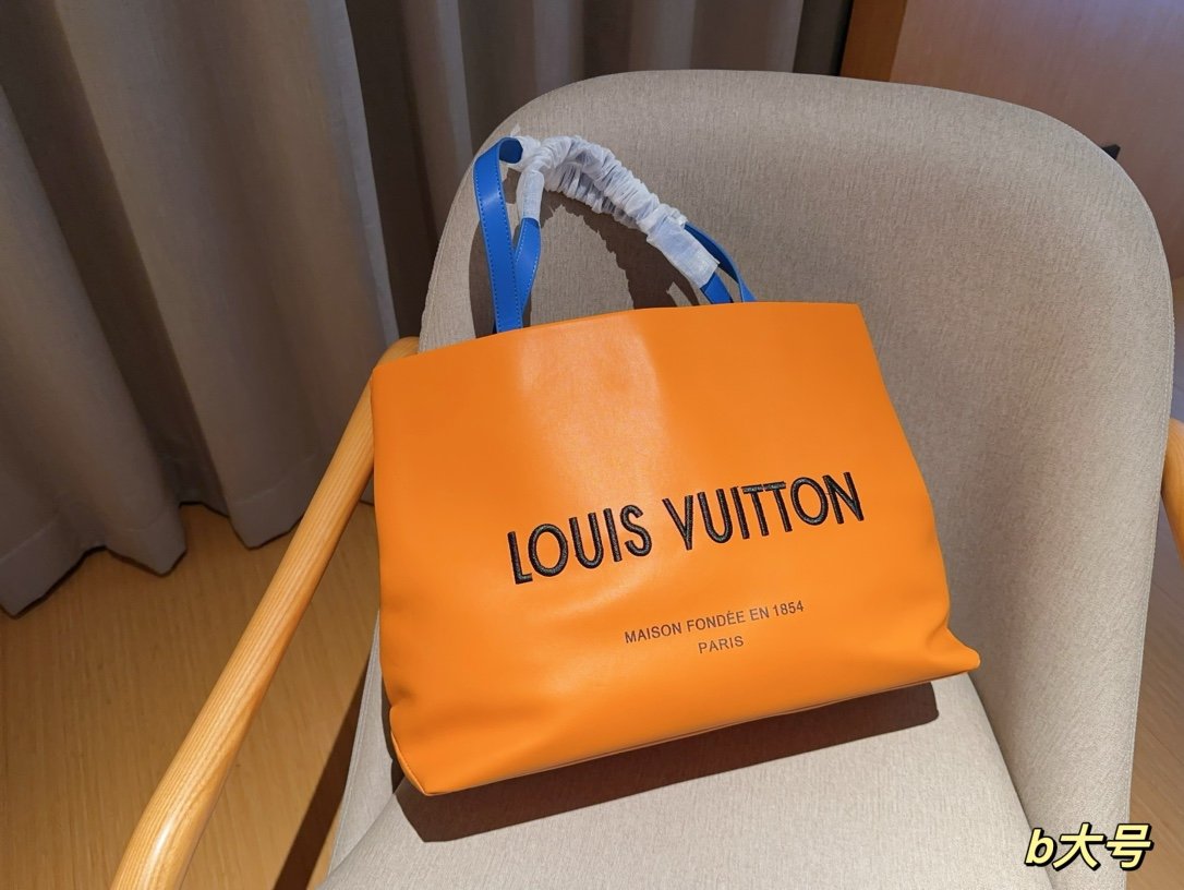 LV OnTheGo GM Orange - Bag