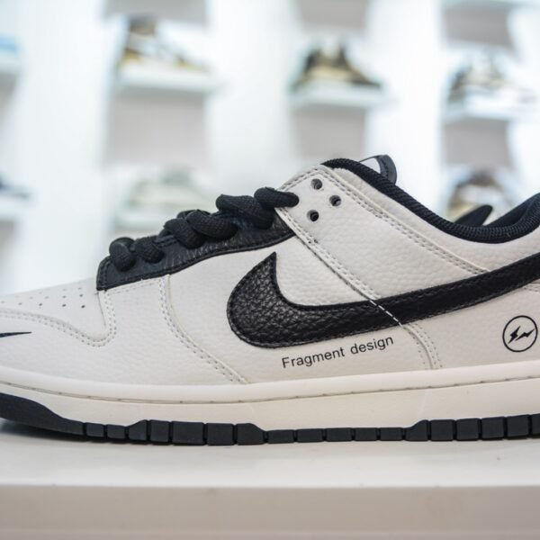 NK Dunk Low Fragment Design - Sneakers