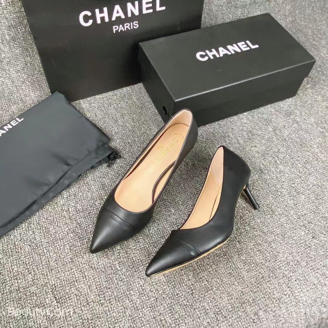 CC Classic Pointed-Toe Pumps Black Leather - Heels - Image 2