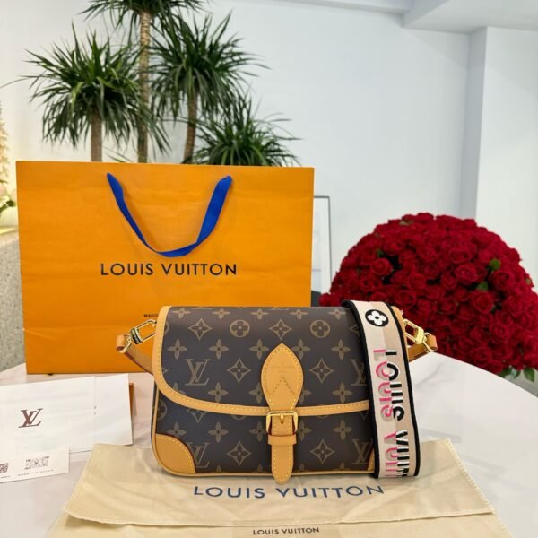 LV Dauphine MM Monogram - Bag