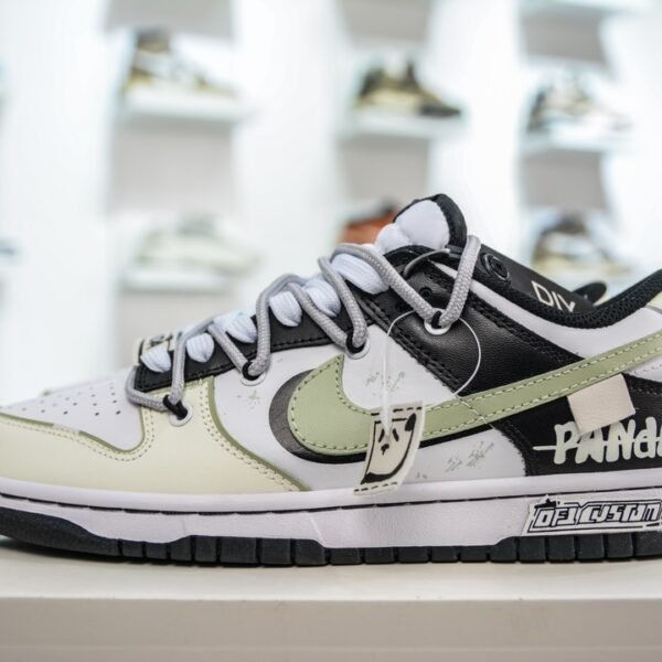 NK Dunk Low SB Panda Pigeon - Sneakers