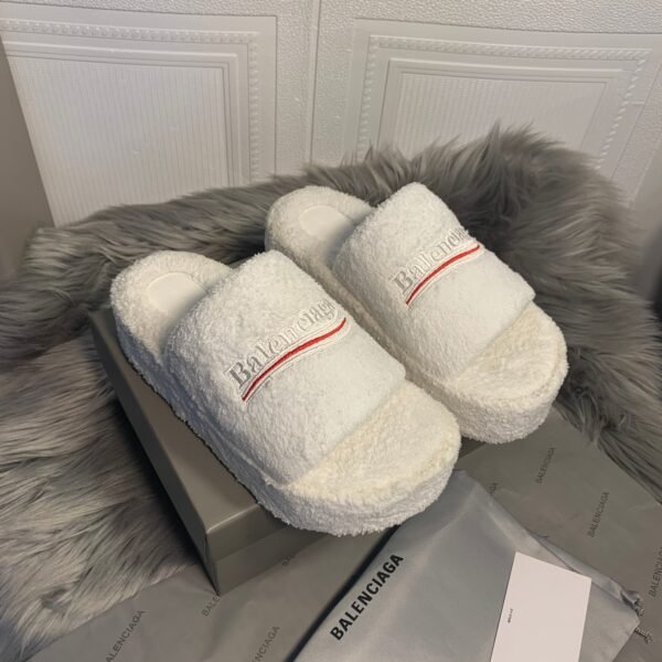 BAL Hotel Slippers - Slides