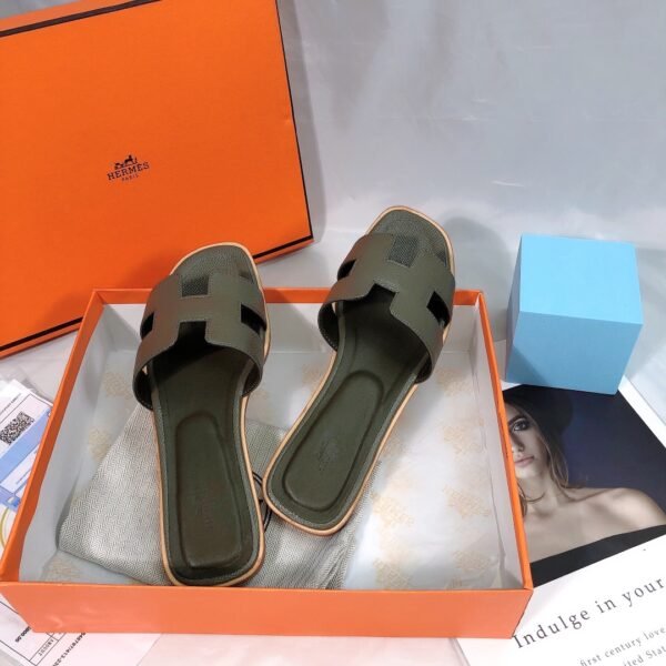 HM Oran Sandals - Slides