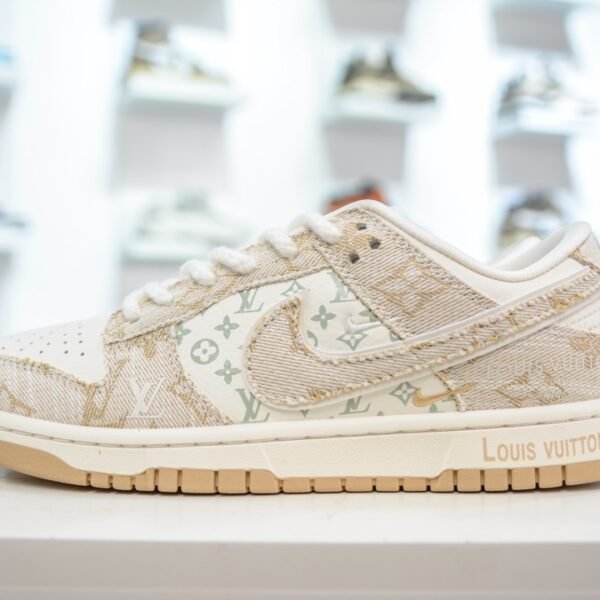 NK Dunk Low x LV - Sneakers