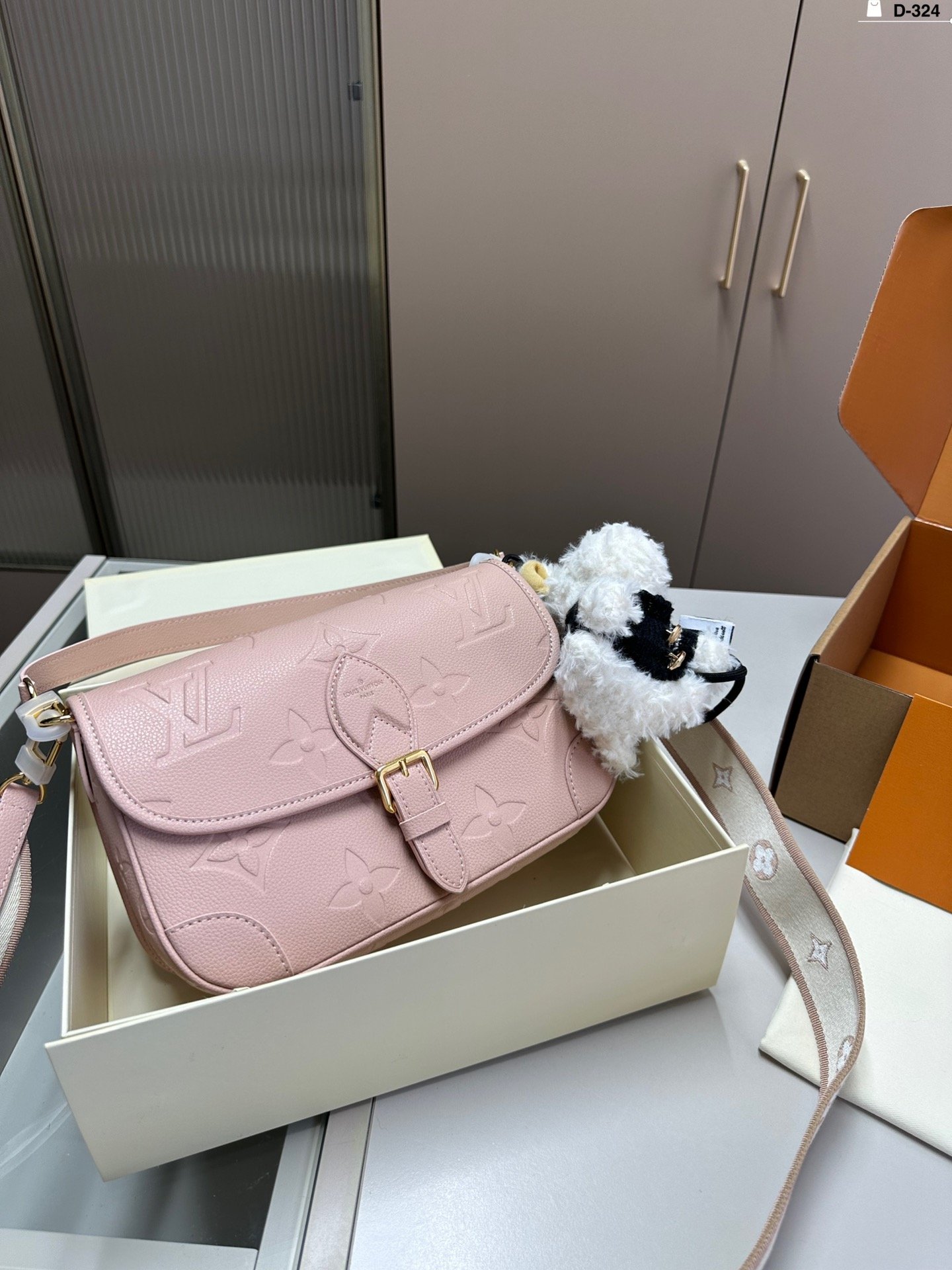 LV Loop Monogram Empreinte Leather - Bag