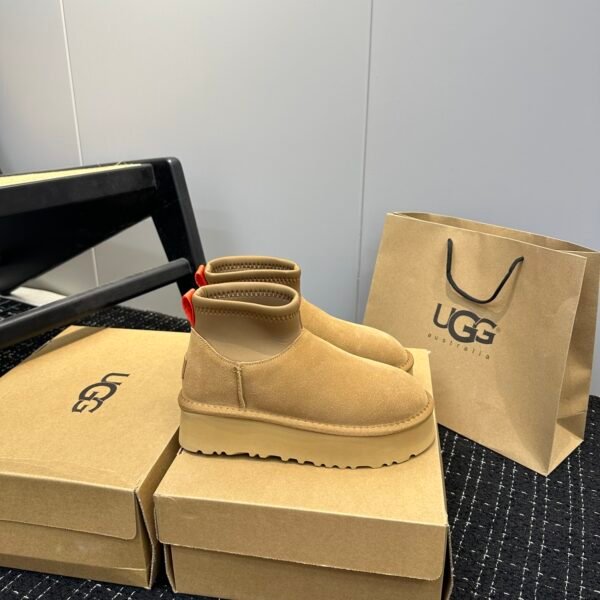 UGG Classic Ultra Mini Platform - Boots