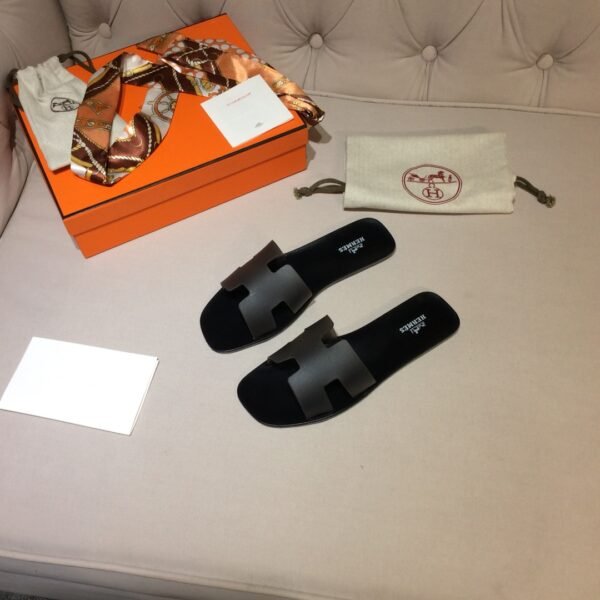 HM Oran Sandals - Slides