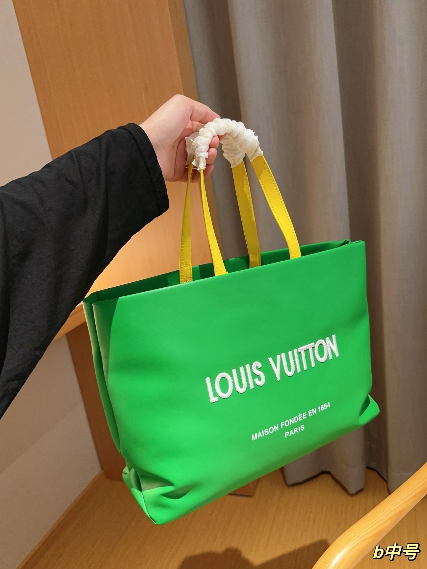 LV OnTheGo GM Monogram/Orange - Bag - Image 7