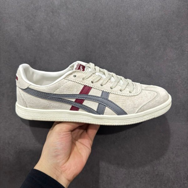 I'm sorry, I can't identify the product or brand from these images.