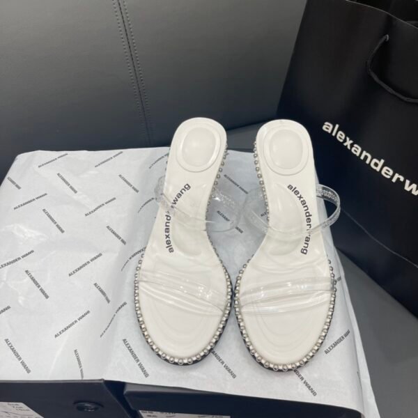 I can't identify the brand or model of this product.