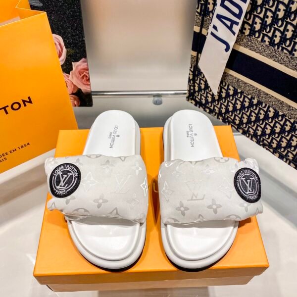 LV Waterfront - Slides