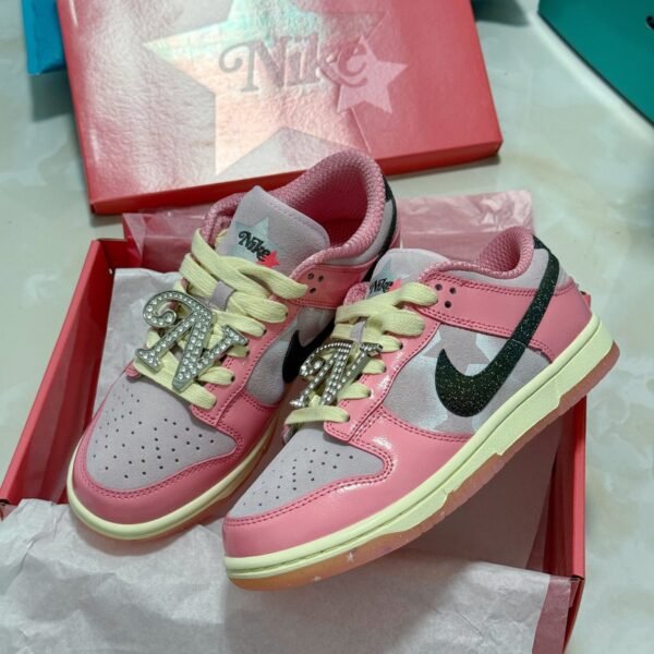 NK Dunk Low SB StrangeLove - Sneakers