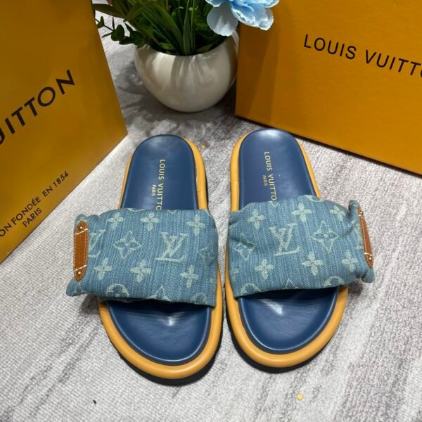 LV Pool Pillow Comfort - Slides