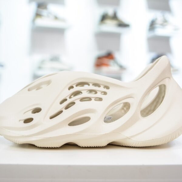 AD Yeezy Foam Runner - Shoes