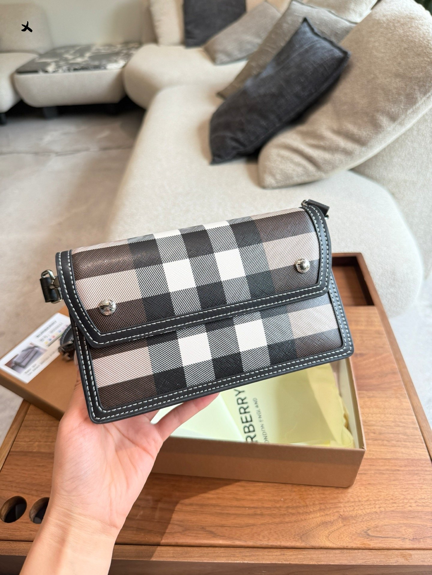 BBR Vintage Check E-Canvas Crossbody 19cm Black/Beige Check - Bag - Image 2