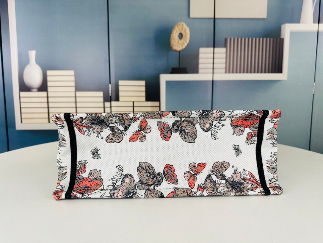 CD Book Tote Large Toile de Jouy - Bag - Image 7