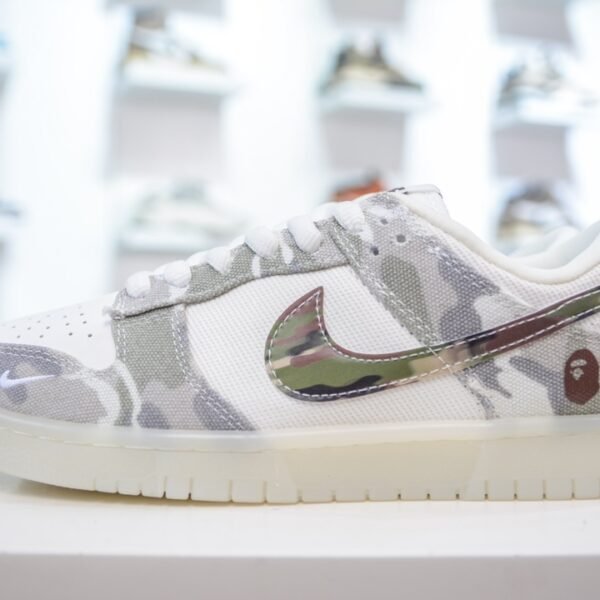 NK Dunk Low x BAPE - Sneakers