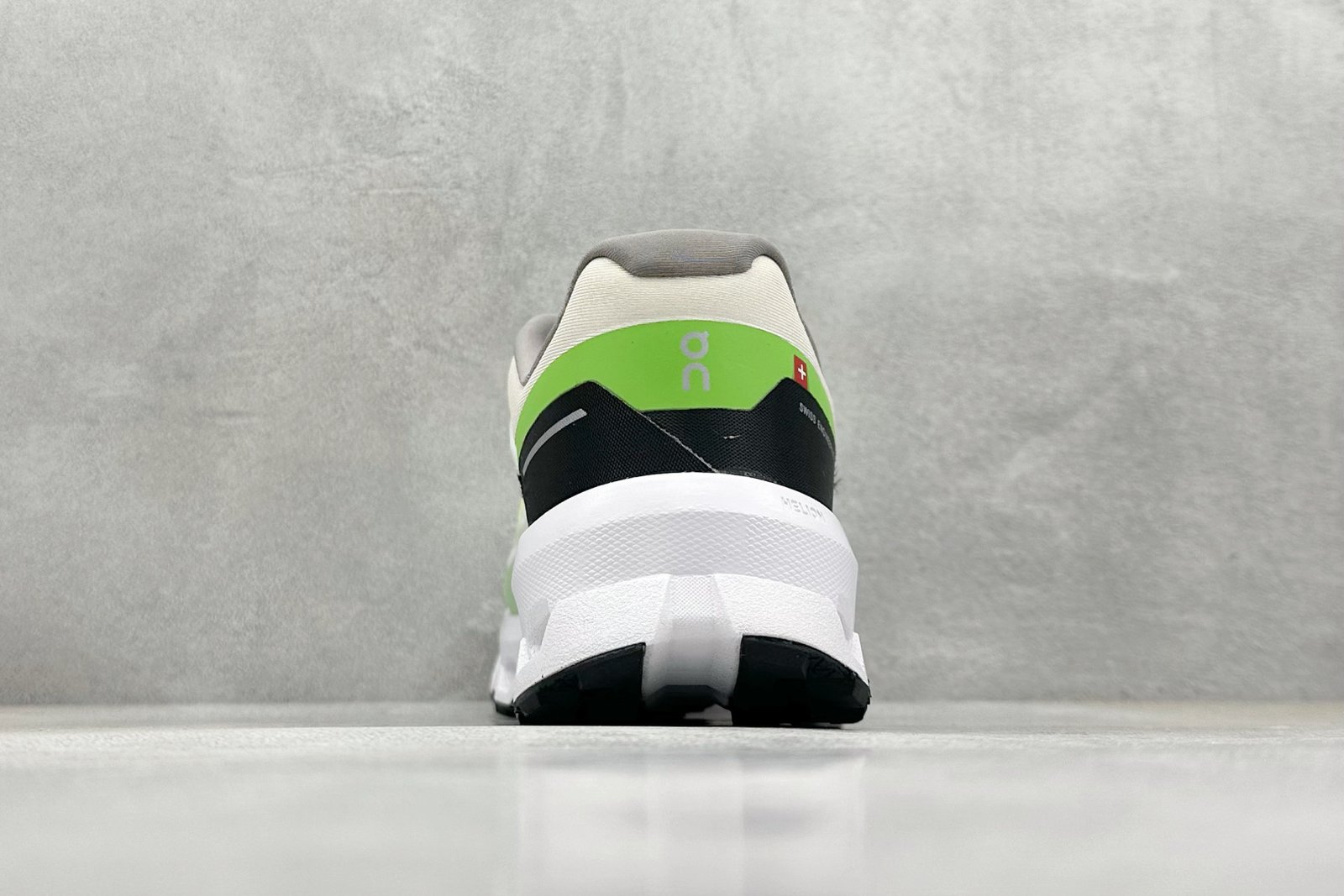 I'm unable to identify the brand or model of this product. - Image 6