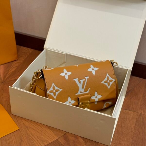 LV Multi Pochette Accessoires Monogram Giant - Bag