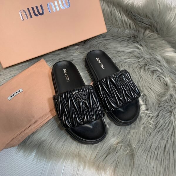 MIU Matelassé Slides - Slides