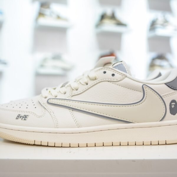 NK Air Jordan 1 Low OG x A Ma Maniére - Sneakers