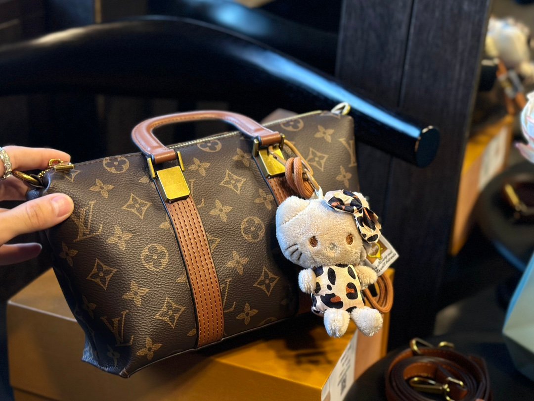 LV Speedy Bandoulière 20 Monogram - Bag - Image 2