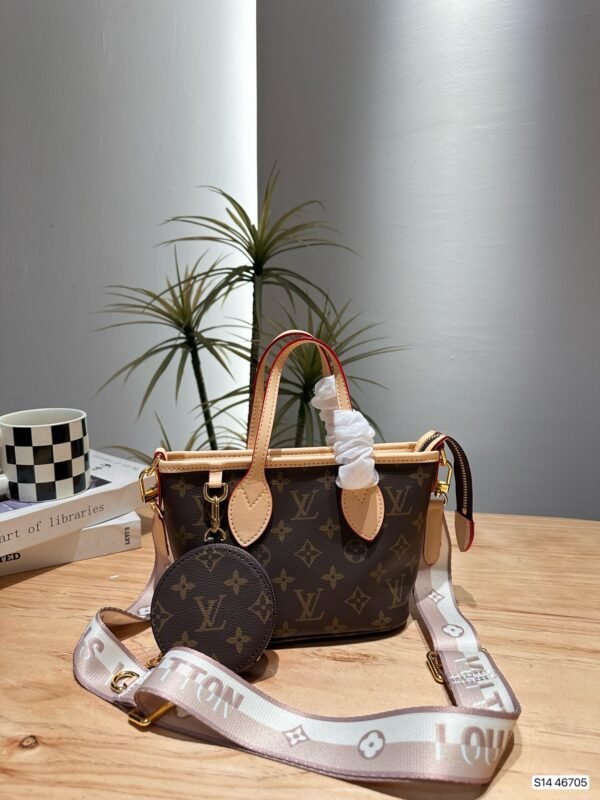 LV Pochette Métis Monogram – Bag