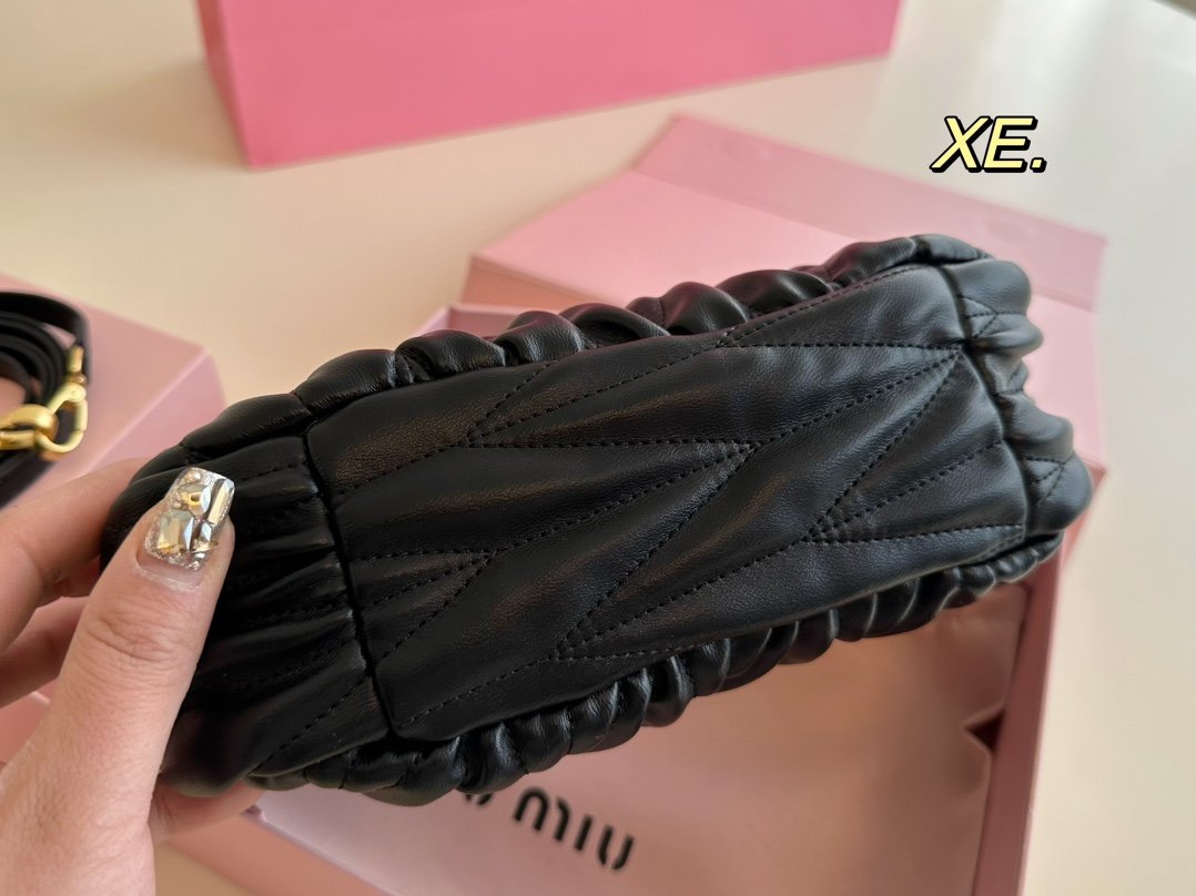 MIU Wander Matelassé Black Leather - Bag - Image 6