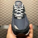 NB 990v6 – Sneakers