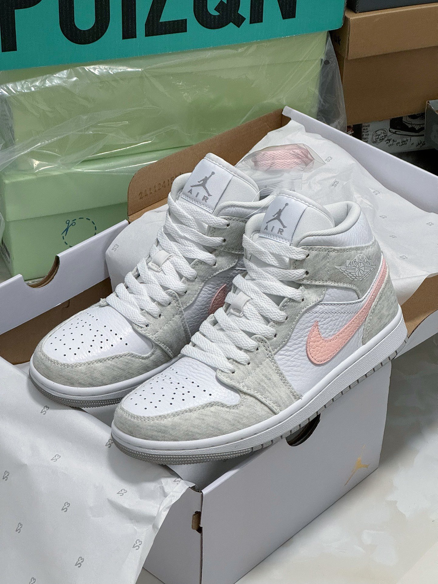 NK Air Jordan 1 Mid SE White/Pink - Sneakers