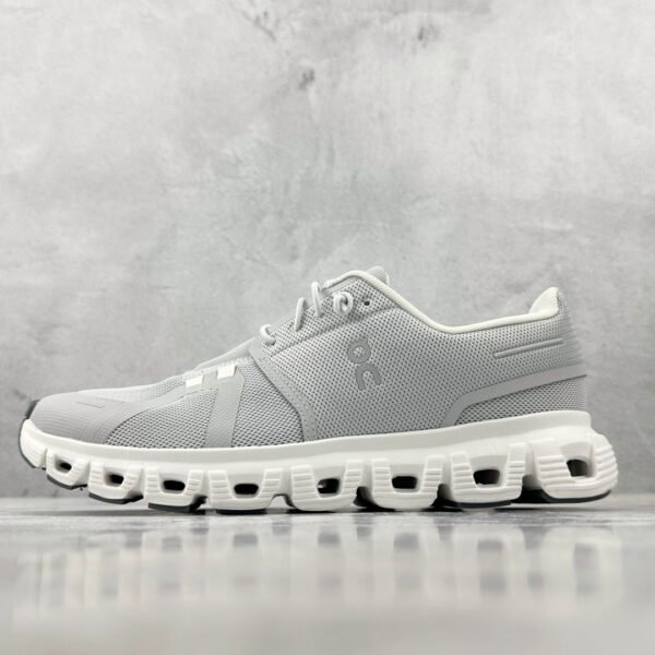 ON Cloud 5 - Sneakers