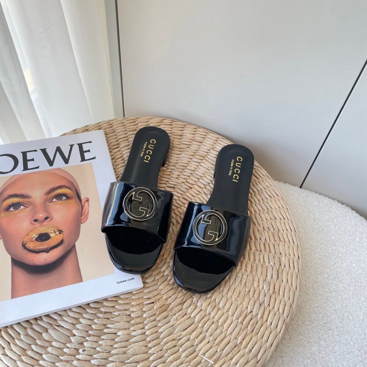 GG Interlocking G Slide Black Patent Leather – Slides — 2