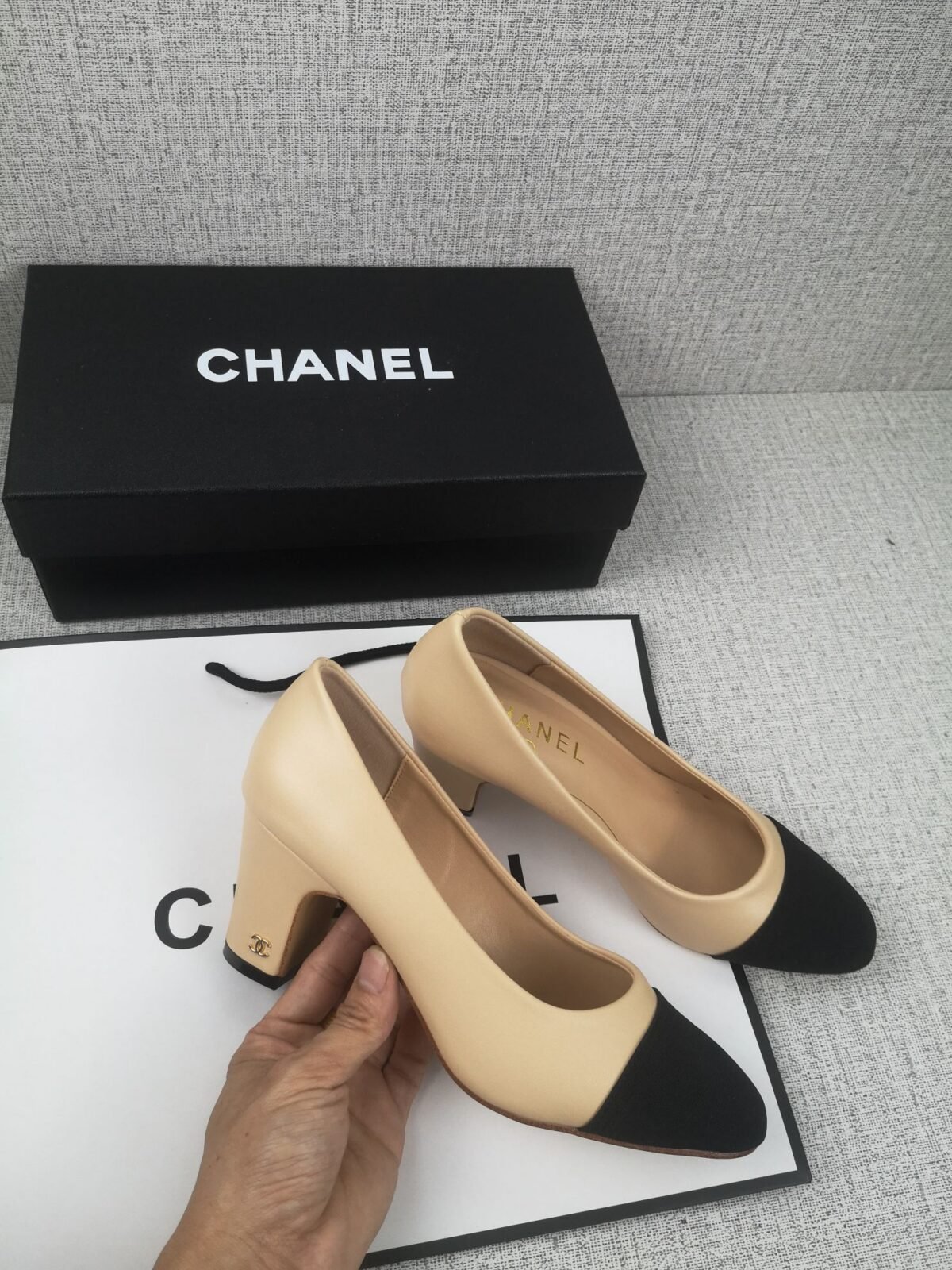 CC Two-Tone Slingback Pumps Beige/Black Leather – Heels — 5