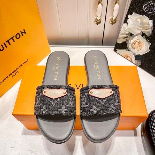 LV Waterfront - Slides