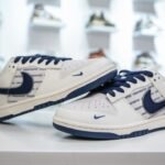 NK Dunk Low x Undefeated – Sneaker – Beige