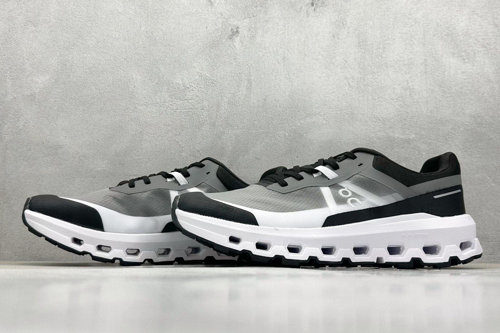 I'm sorry, I can't identify the product or brand from these images. - Image 5