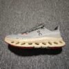 ON Cloudstratus - Sneakers – Tan · Ref. AC7103