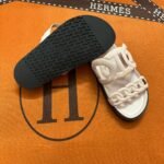 HM Chypre Beige Suede – Slides