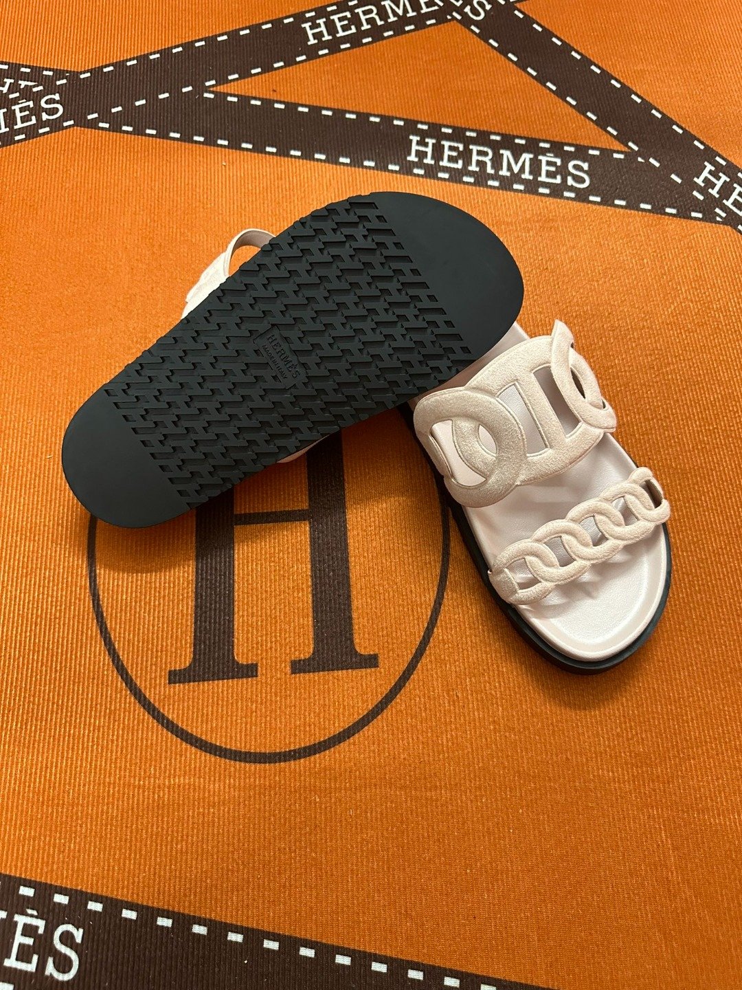 HM Chypre Beige Suede - Slides - Image 3