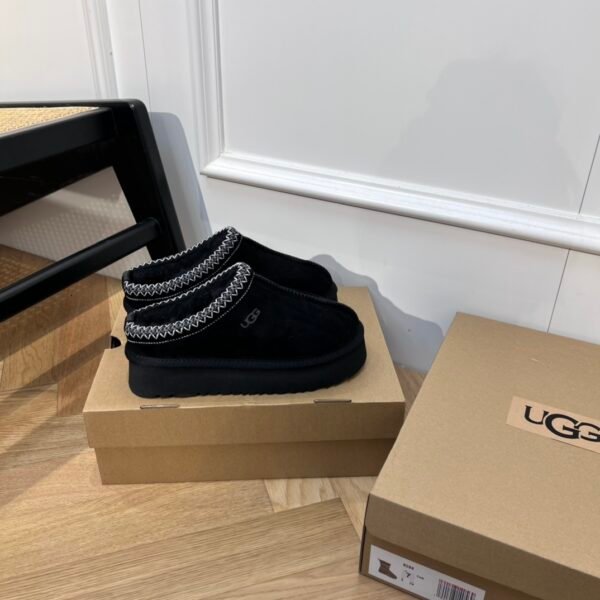 UGG Tasman 7 Black Suede - Shoes