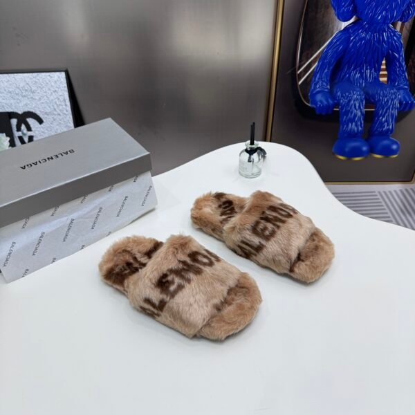 BAL Fluffy Slides Beige Fur - Slides