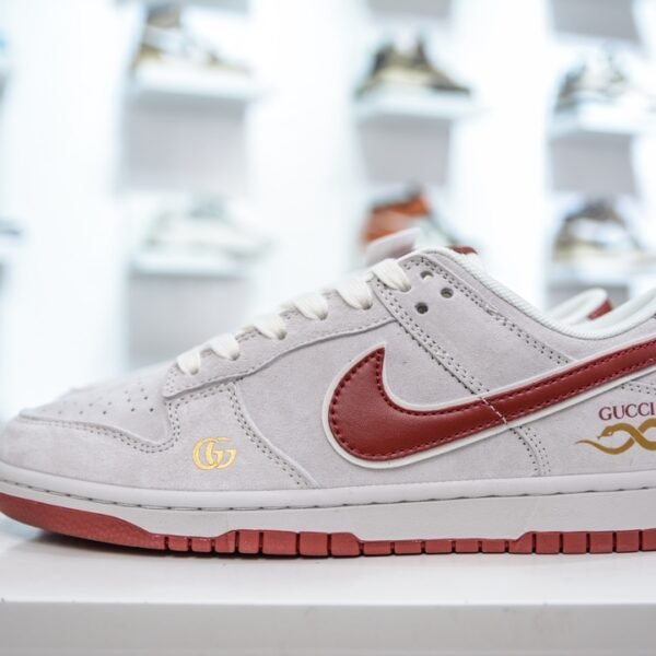NK Dunk Low x CLOT - Sneakers