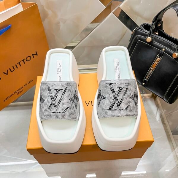 LV Pool Pillow Comfort - Slides