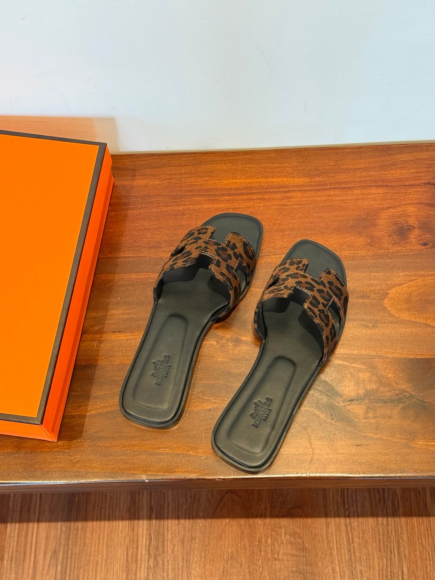 HM Oran Sandals Leopard - Slides - Image 2