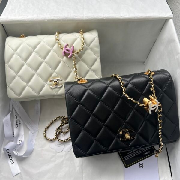 CC Classic Flap Enamel CC Black/White Leather - Bag