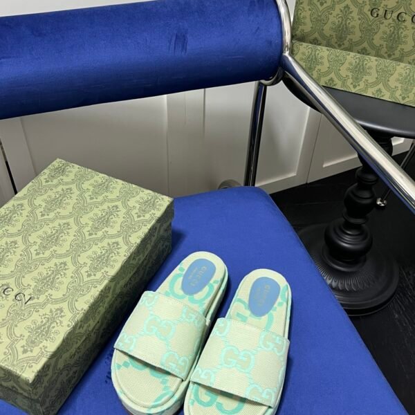 GG GG Canvas Slides - Slides