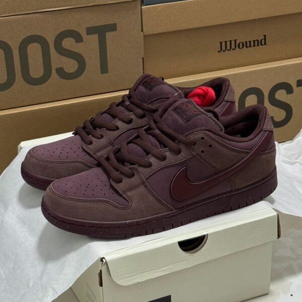 NK Dunk Low Pro SB Valentine's Day 10.5 Burgundy - Sneakers