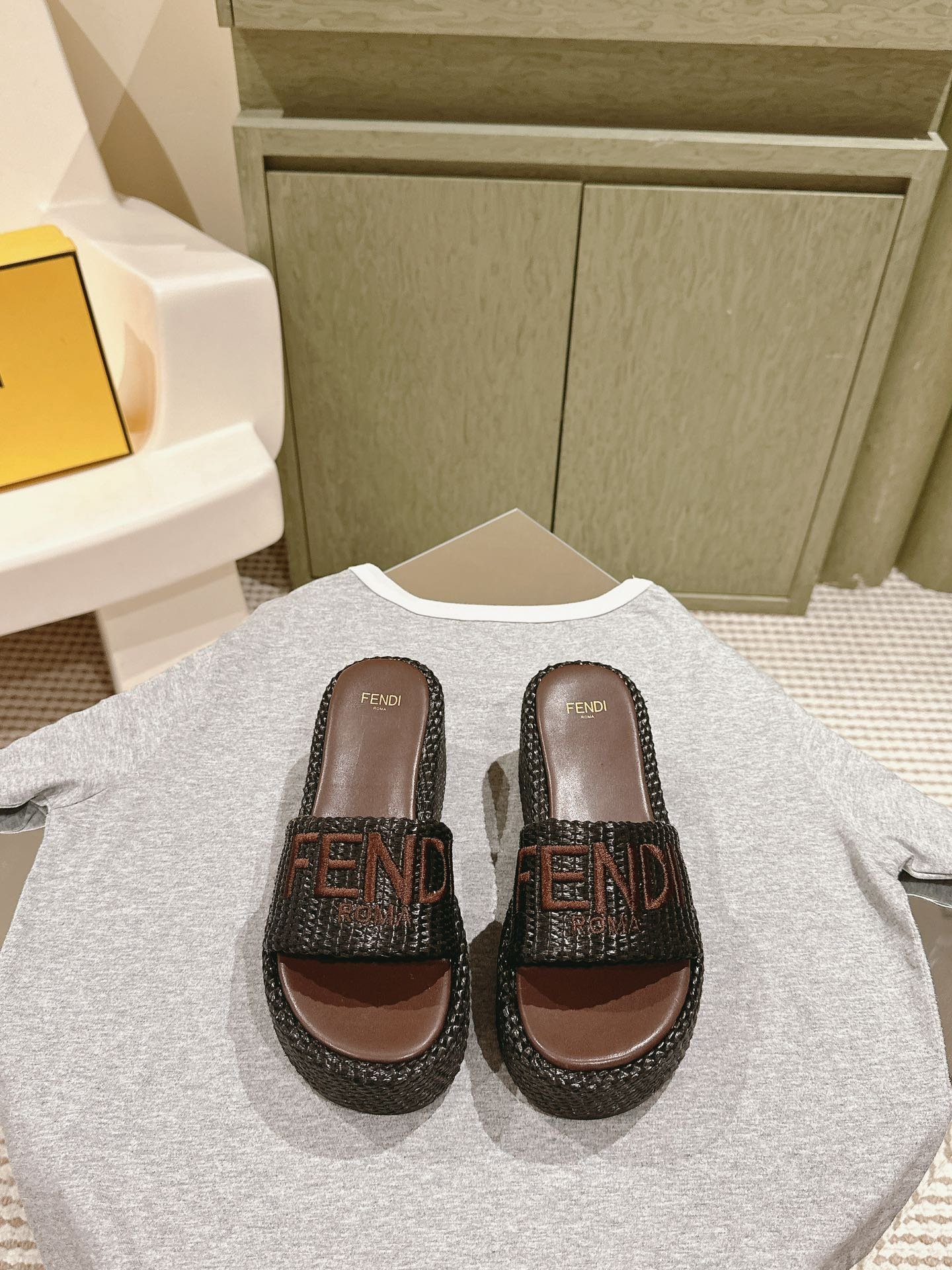 FD Colibri Wedge Slides Black Raffia - Slides